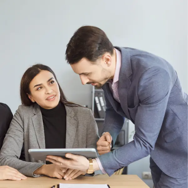 Les principaux services d’une entreprise de portage salarial : gestion administrative, accompagnement des consultants et sécurisation du statut professionnel.